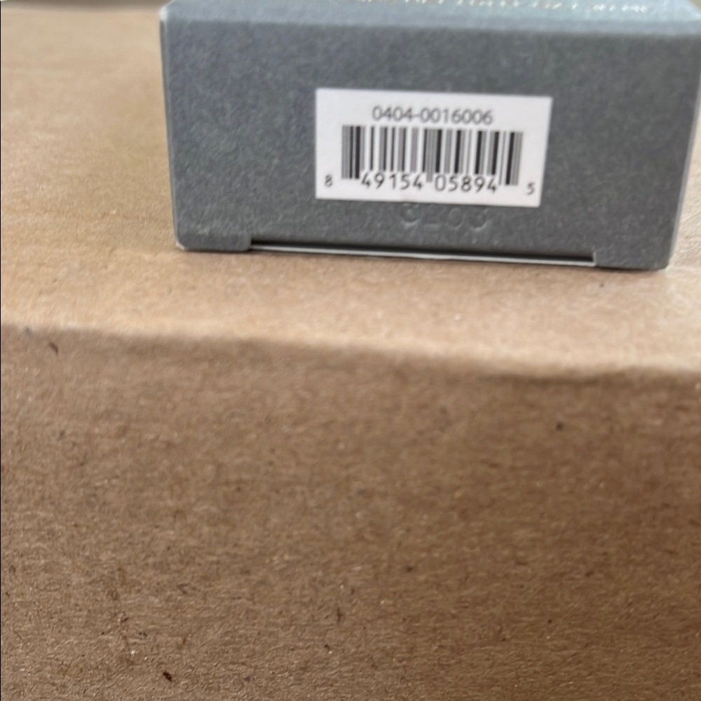 NIB Cover FX Power Play Foundation F1 - Picture 3 of 5
